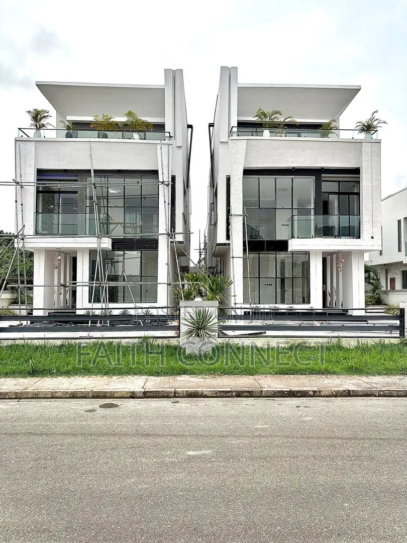 5bdrm Duplex in Ajah for sale