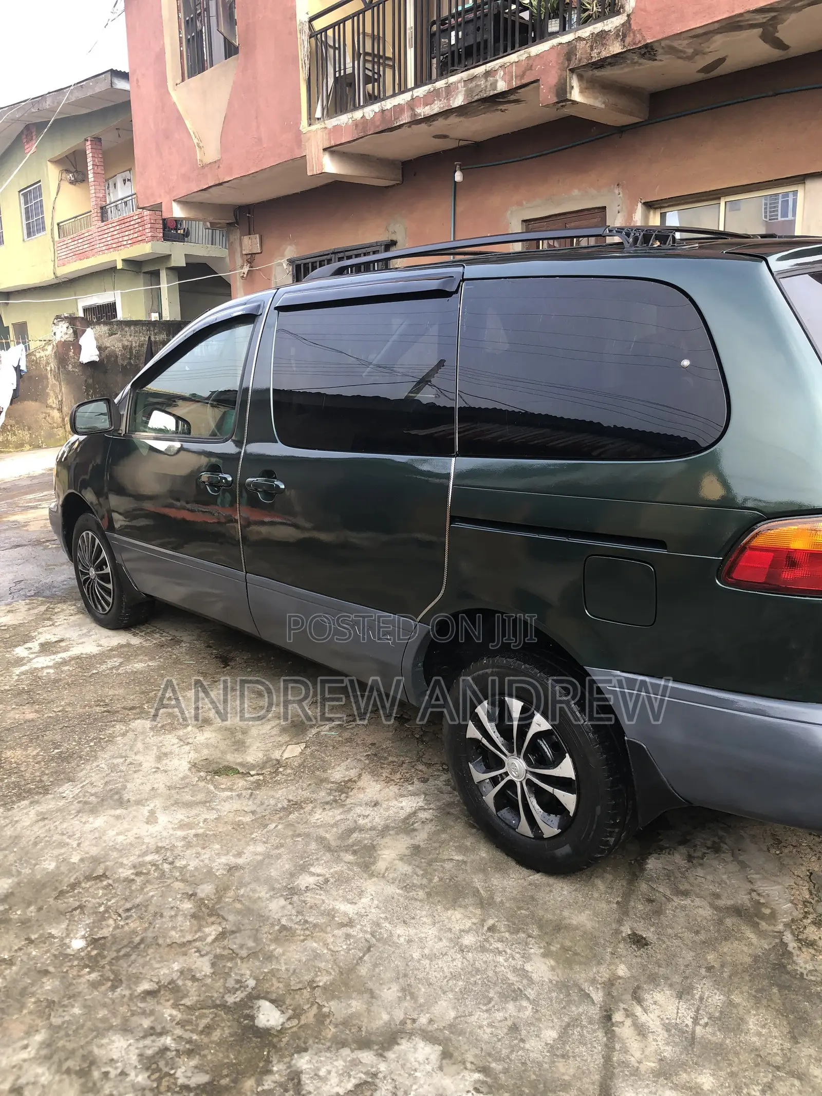 Toyota Sienna 2000 Green