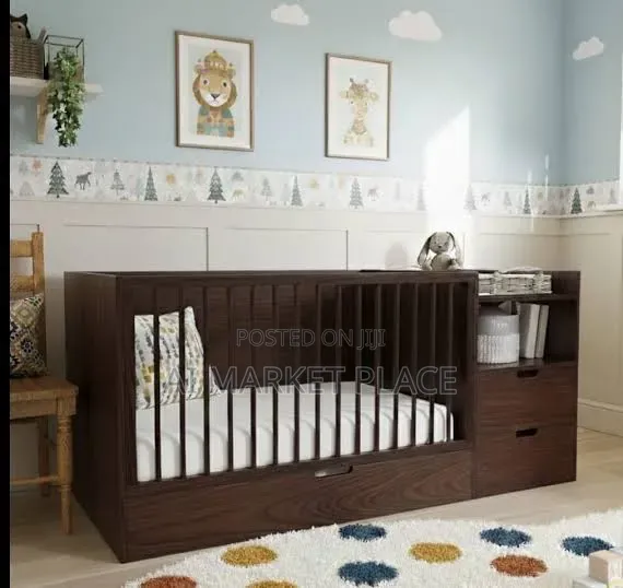 Modern Baby Crib/Cot With Drawers