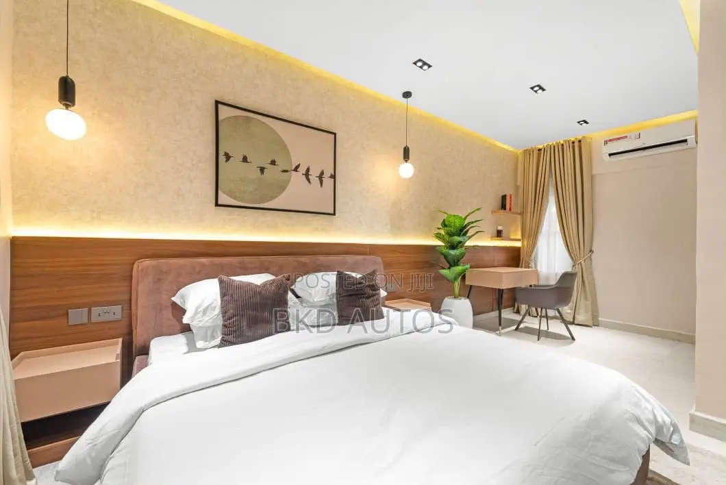 Specious 1 Bedroom Apartment With Pool