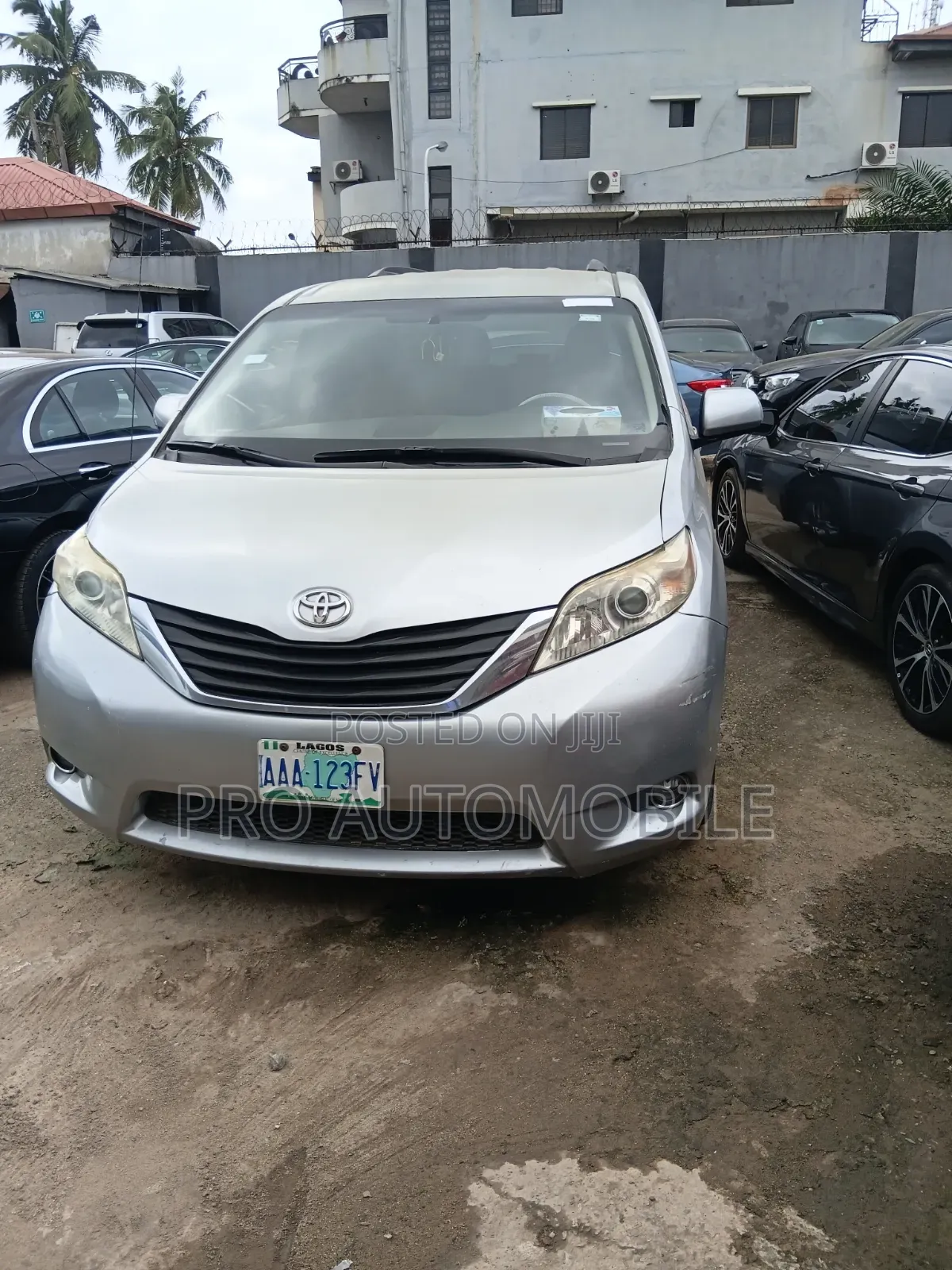 Toyota Sienna LE 7 Passenger 2012 Silver