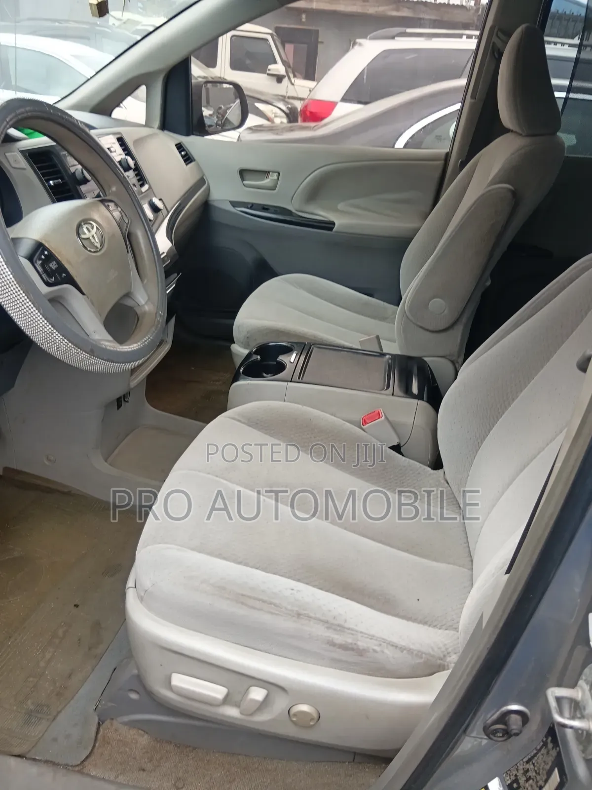 Toyota Sienna LE 7 Passenger 2012 Silver