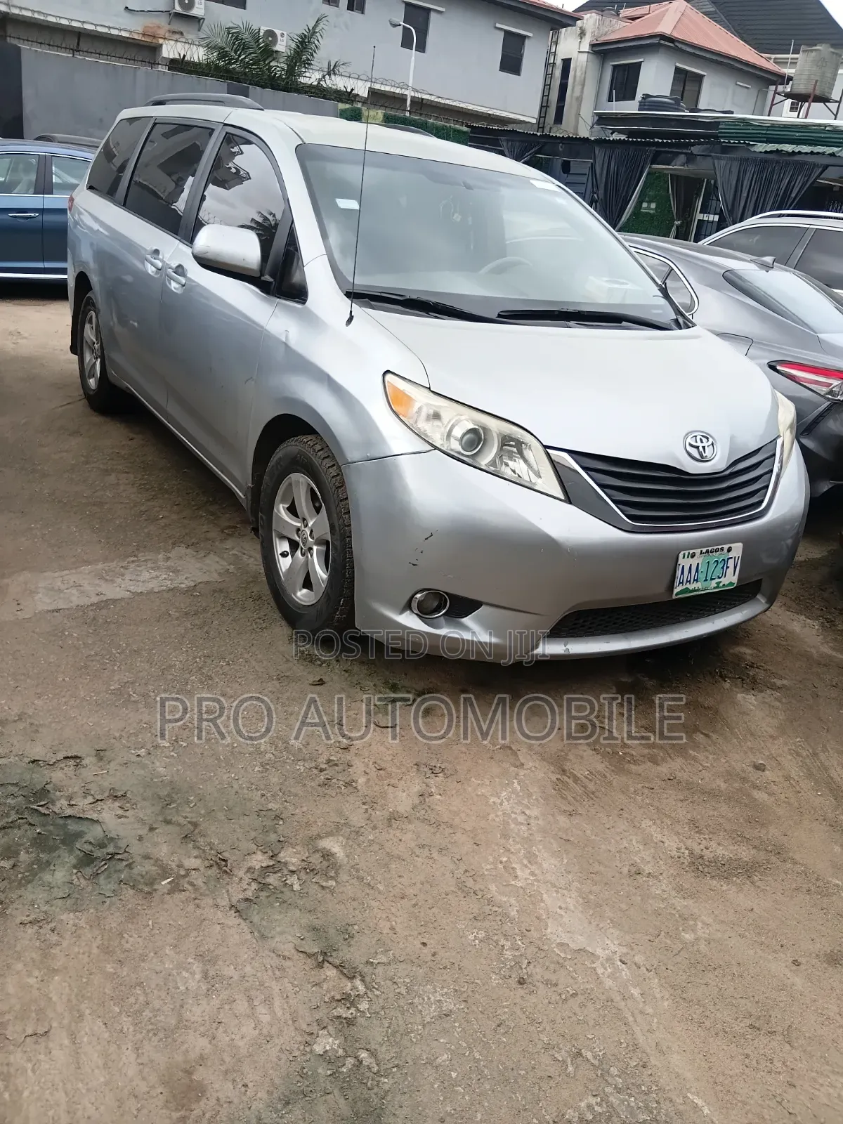 Toyota Sienna LE 7 Passenger 2012 Silver