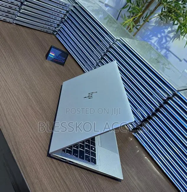 Laptop HP EliteBook 830 G8 16GB Intel Core i5 SSD 256GB