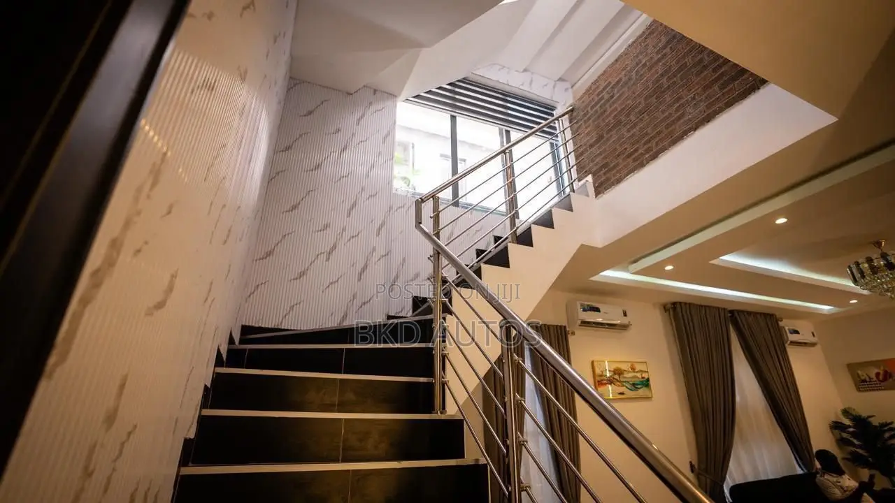 5 Bedroom Fully Duplex