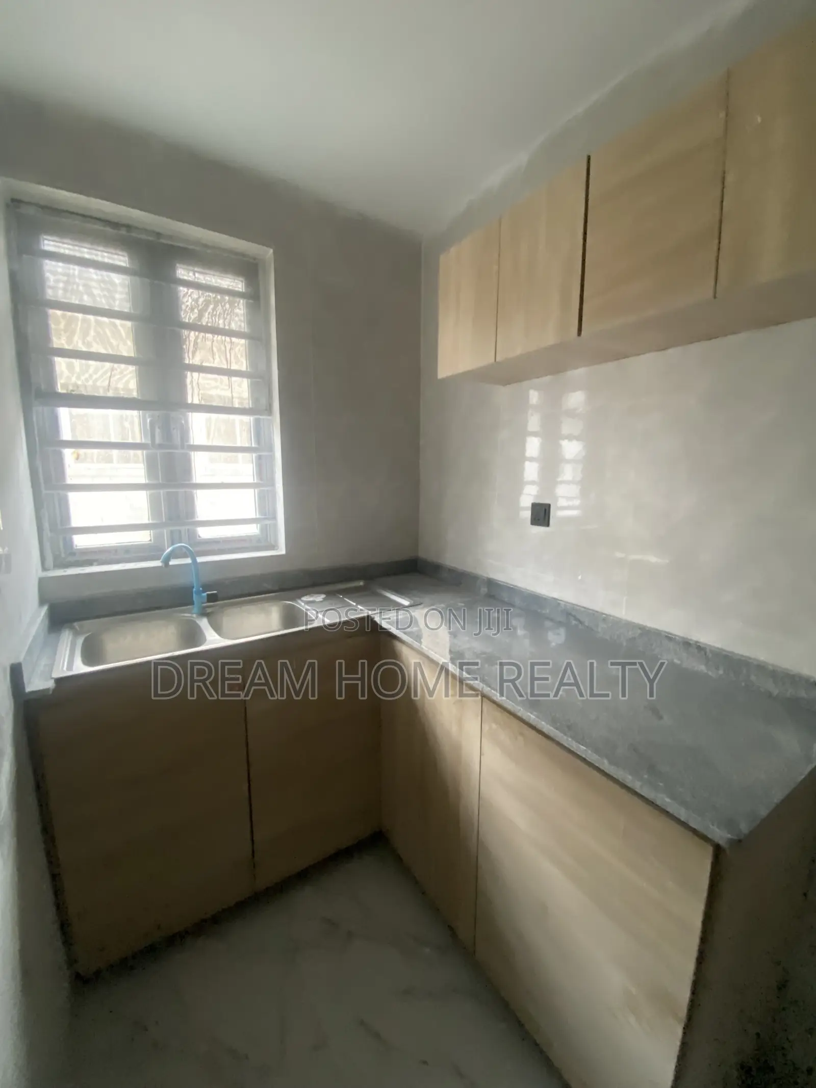 2bdrm Apartment in Lekki Phase 2 for rent