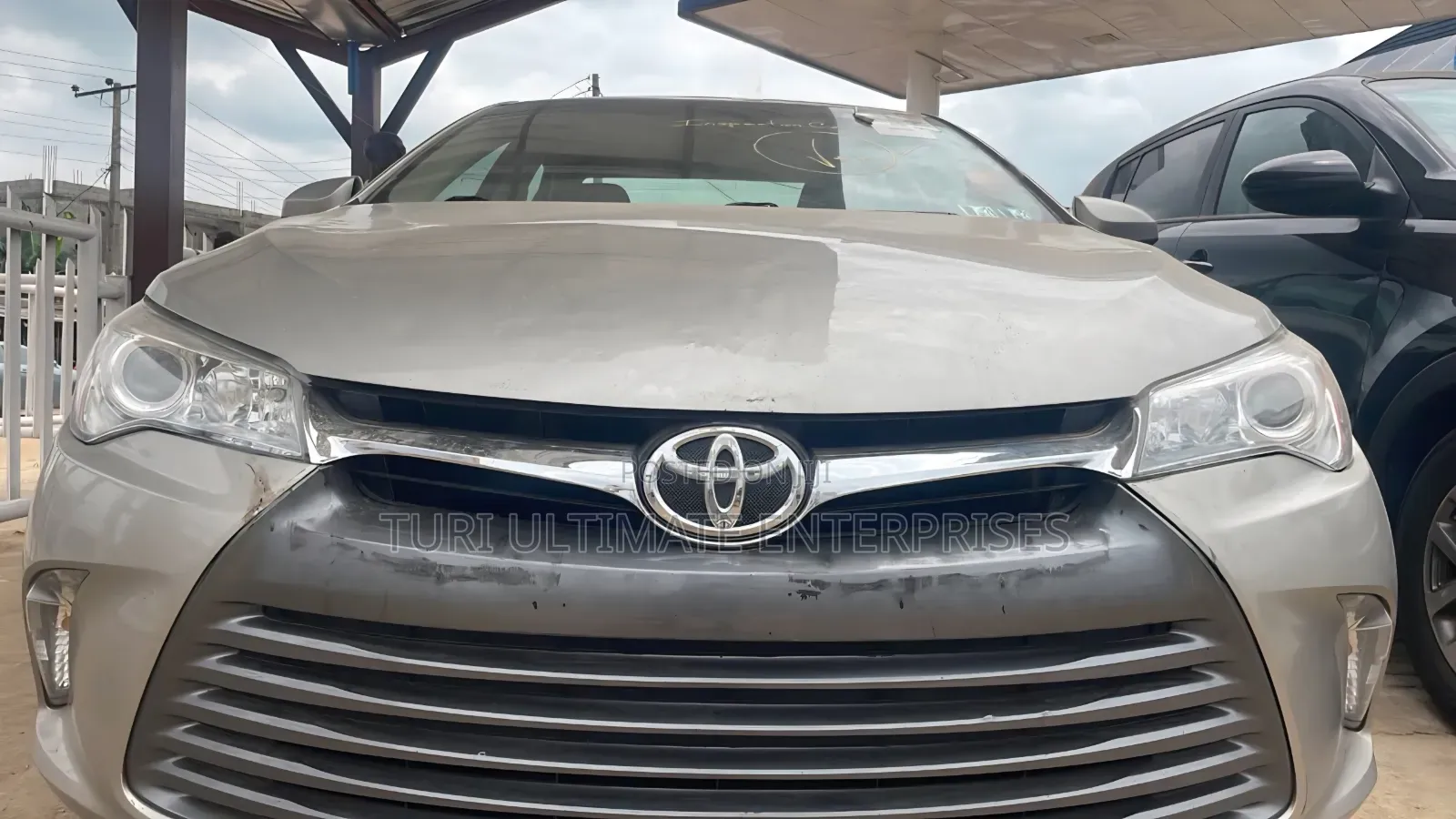 Toyota Camry 2017 Gold