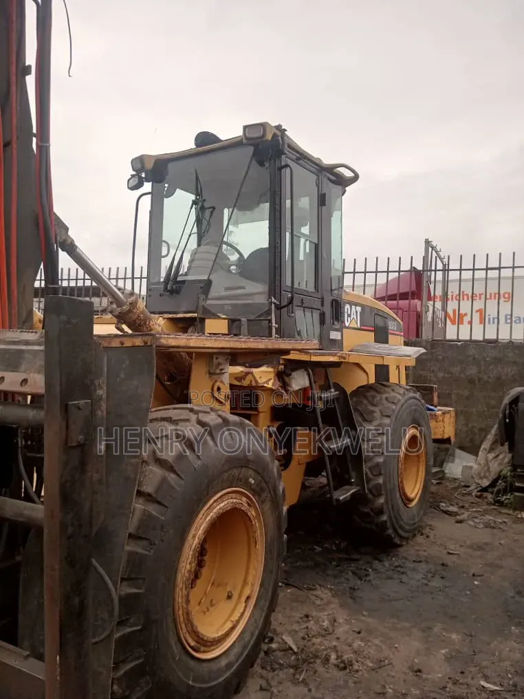 25 Tons Cat Forklift Foreign Used