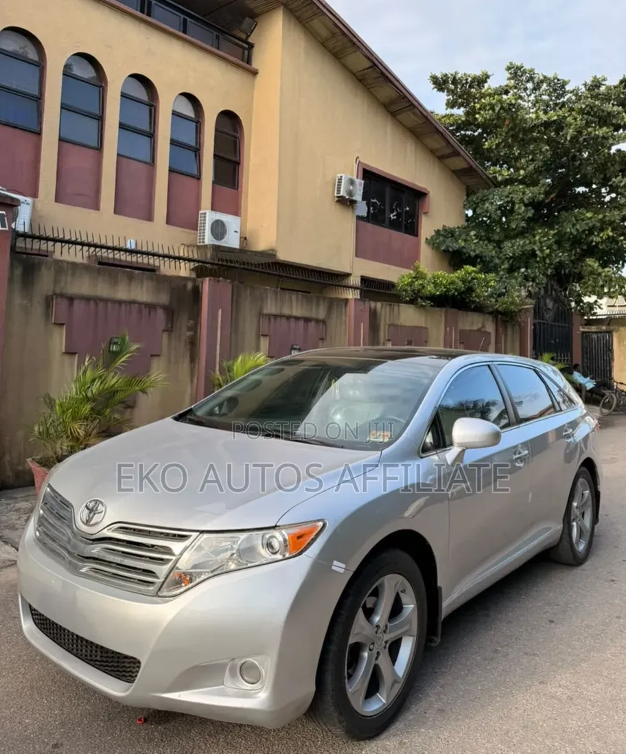 Toyota Venza 2011 Silver