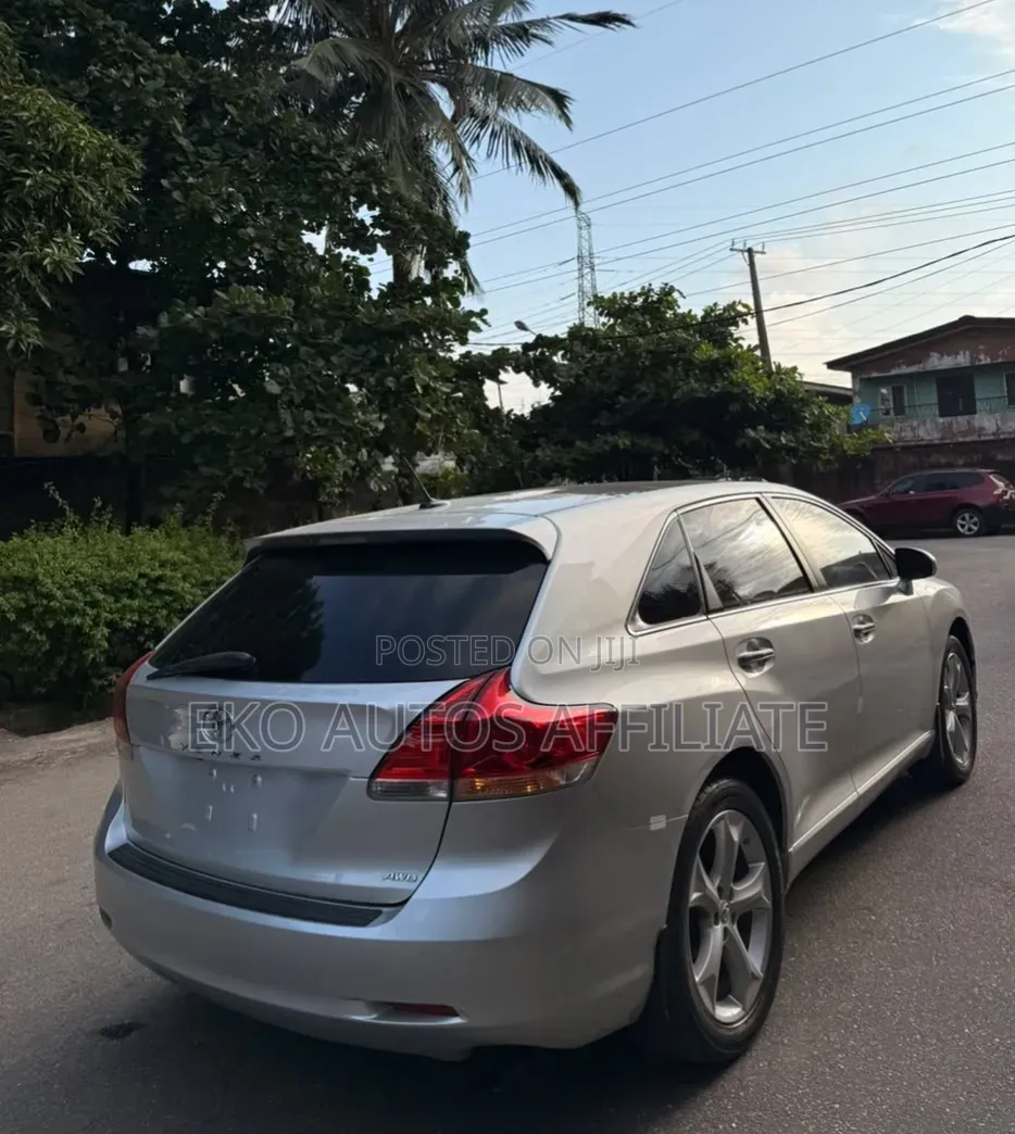 Toyota Venza 2011 Silver