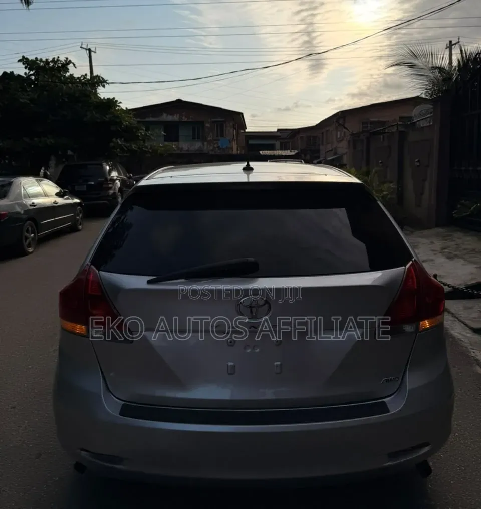 Toyota Venza 2011 Silver