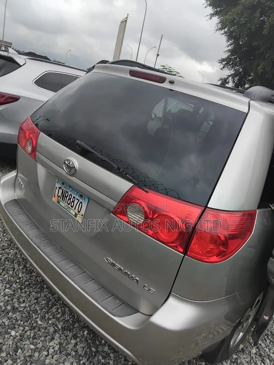 Toyota Sienna 2010 Silver