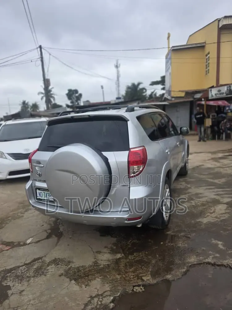 Toyota RAV4 2008 Silver
