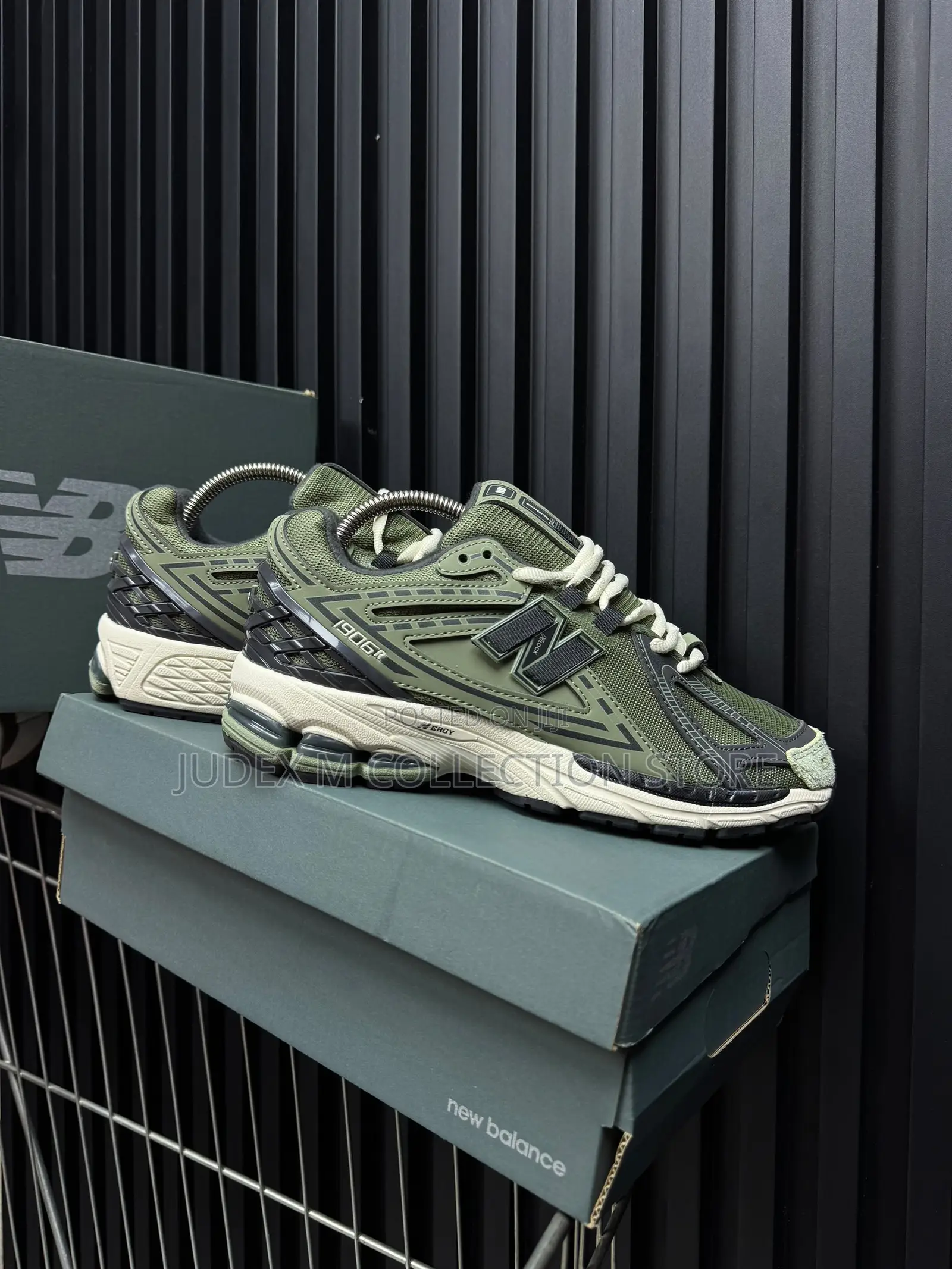 Brand New Balance 1906u Lunar Sneaker