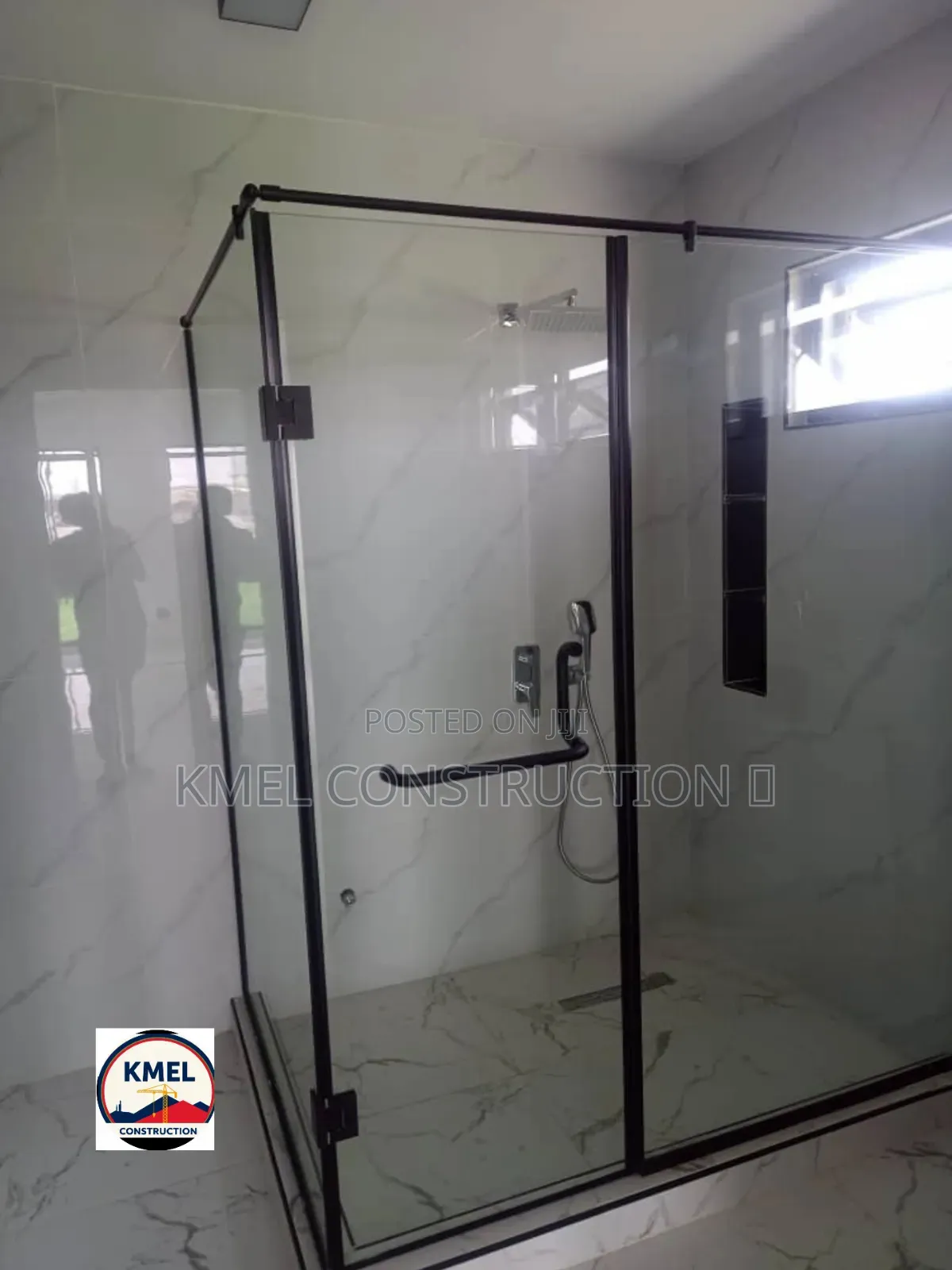 Modern Glass Shower Enclosure.