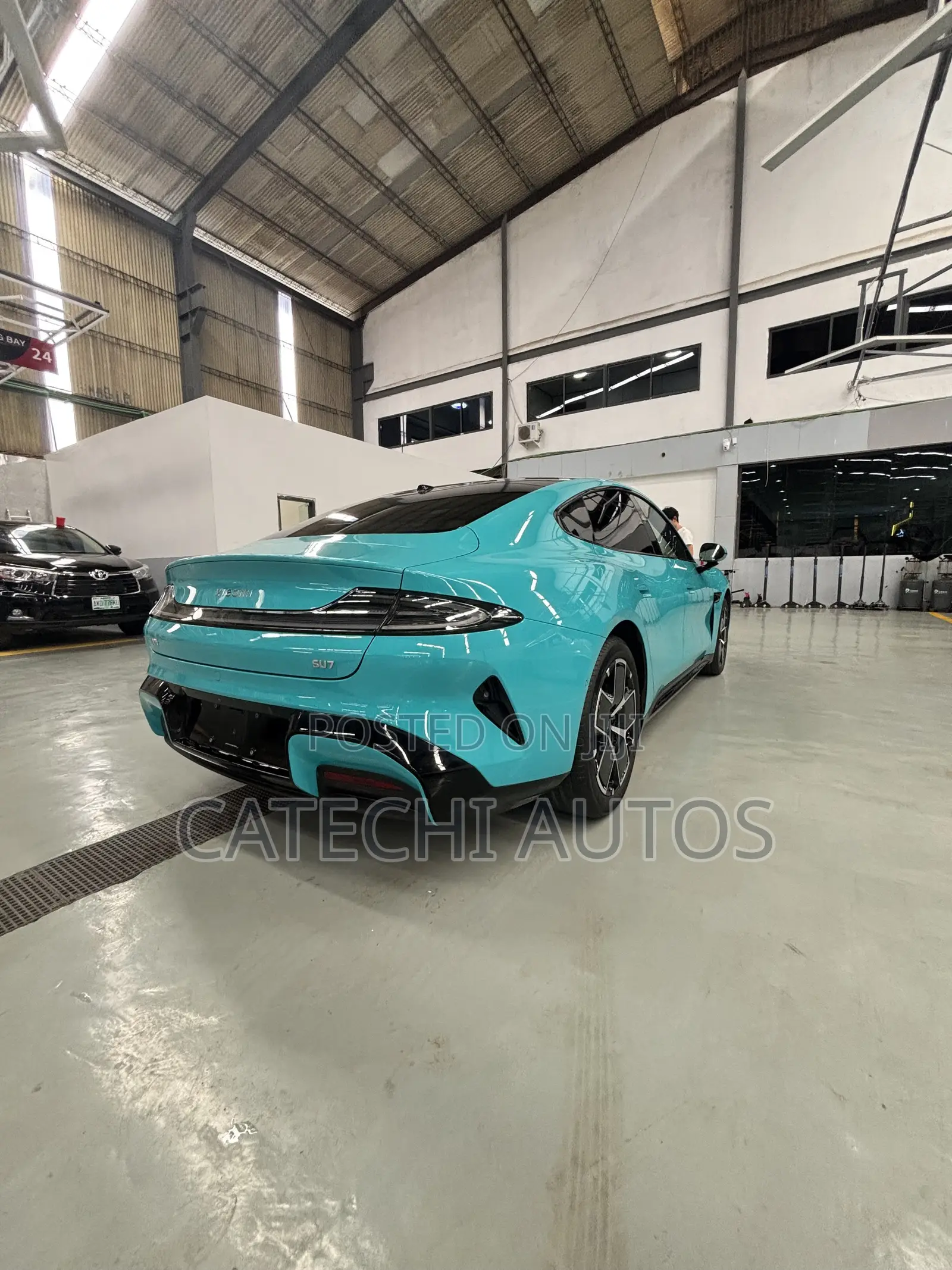 New Xiaomi SU7 2025 Teal