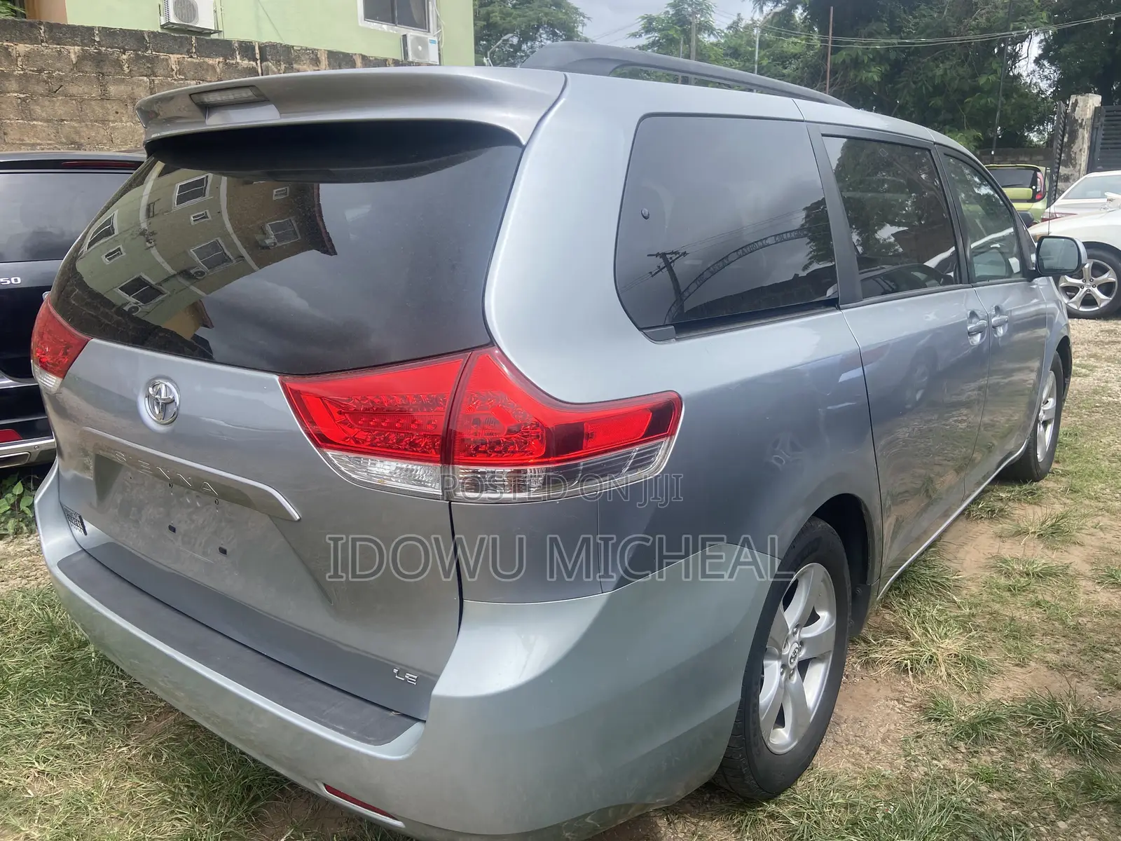 Toyota Sienna LE 8 Passenger 2010