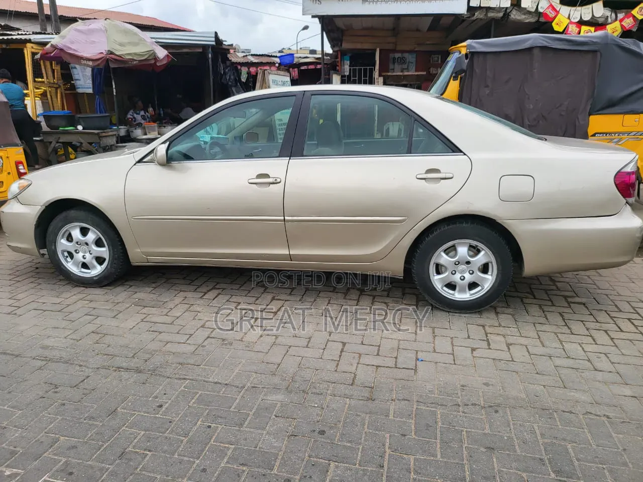 Toyota Camry 2006 Gold