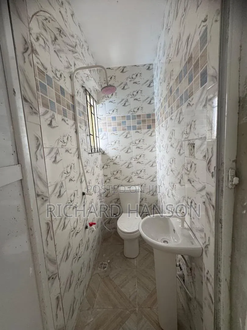 1bdrm Shared Apartment in Hopeville, Sangotedo for rent