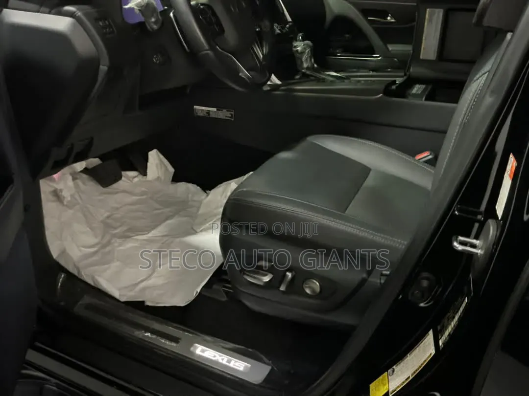 Lexus IS 2025 Black