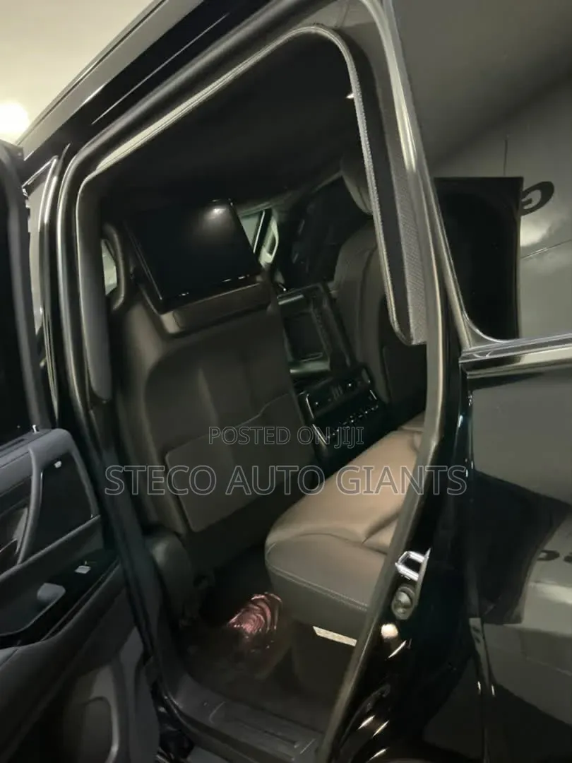 Lexus IS 2025 Black
