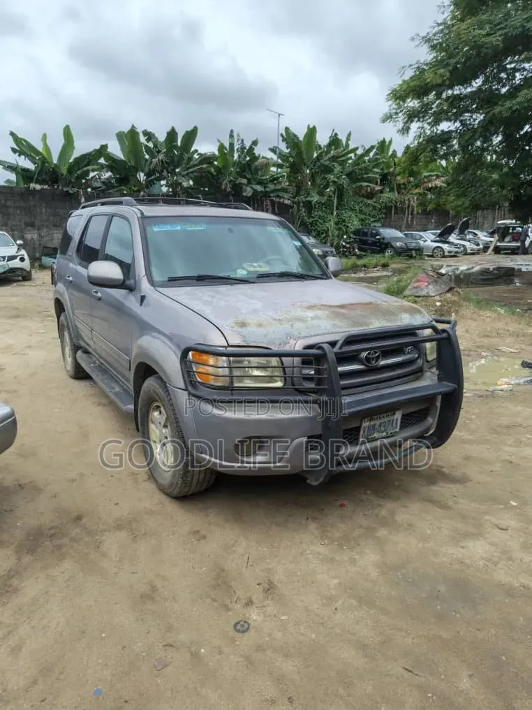 Toyota Sequoia Limited 4dr SUV 4WD (4.7L 8cyl 5A) 2005 Ivory