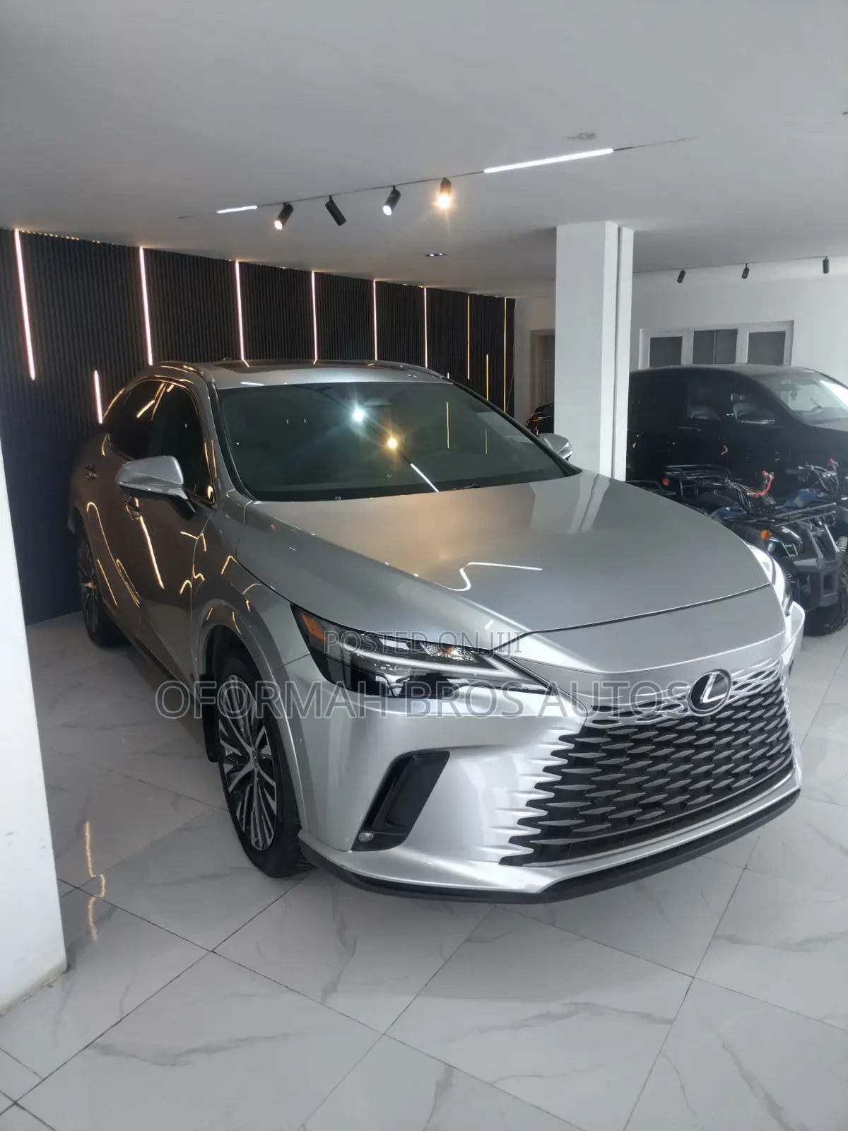 Lexus RX 2025 Silver