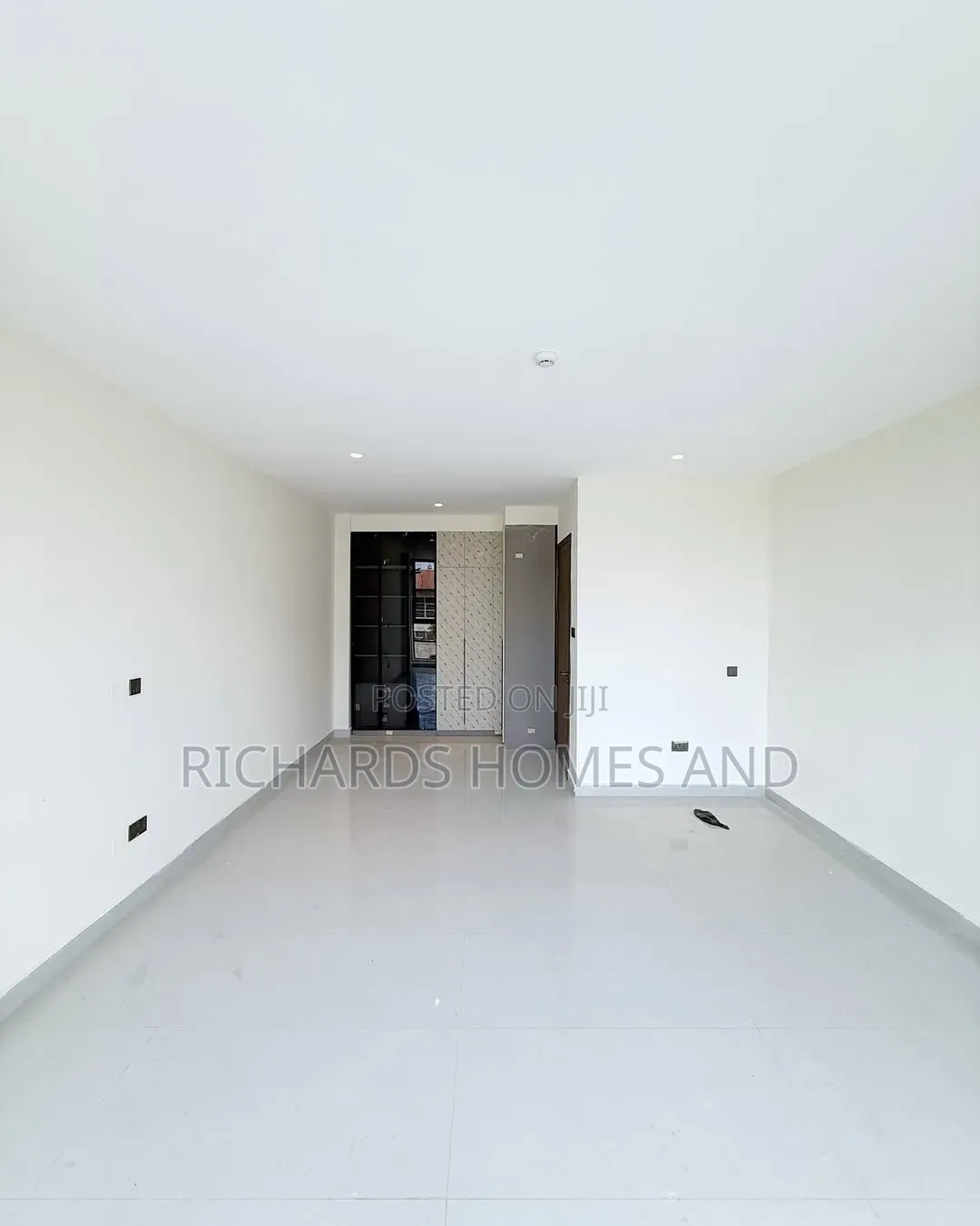 2bdrm Apartment in Lekki Phase 1 for sale