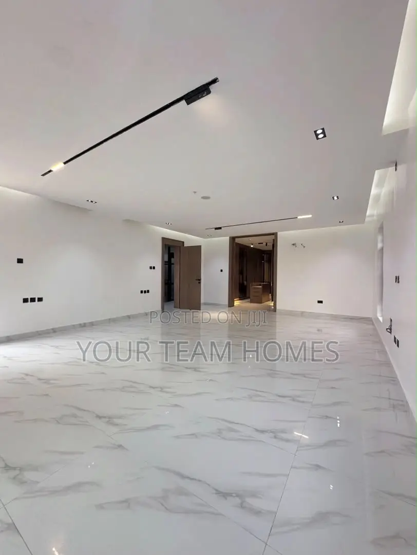6bdrm Duplex in Apo for sale