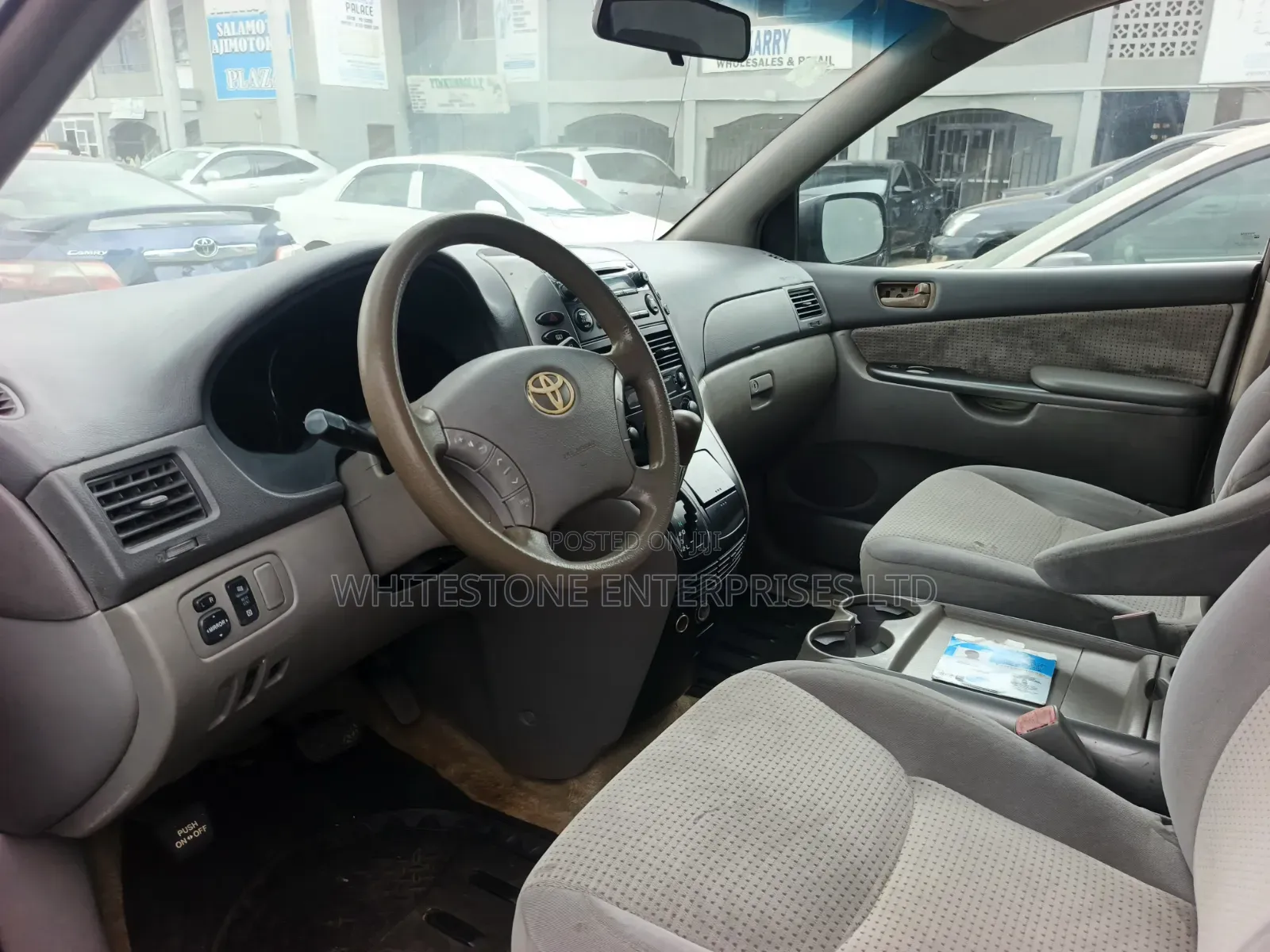 Toyota Sienna 2006 Gold