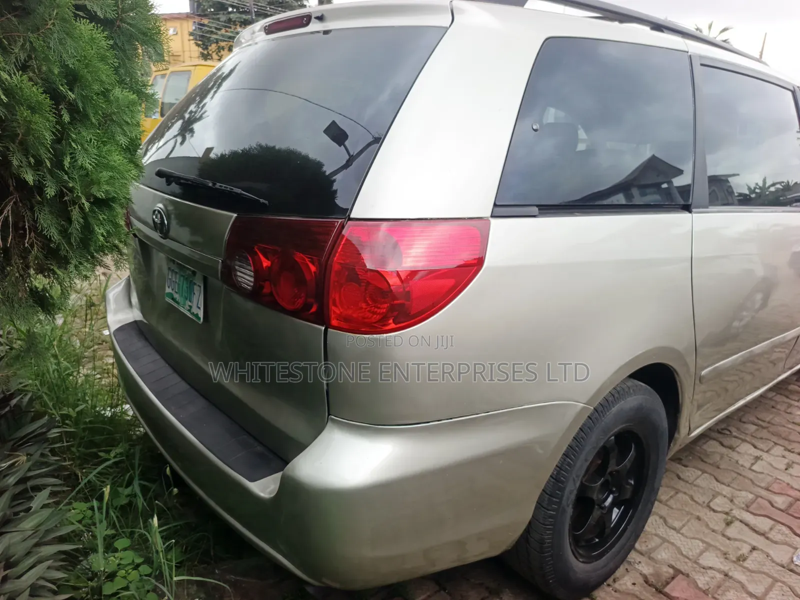Toyota Sienna 2006 Gold