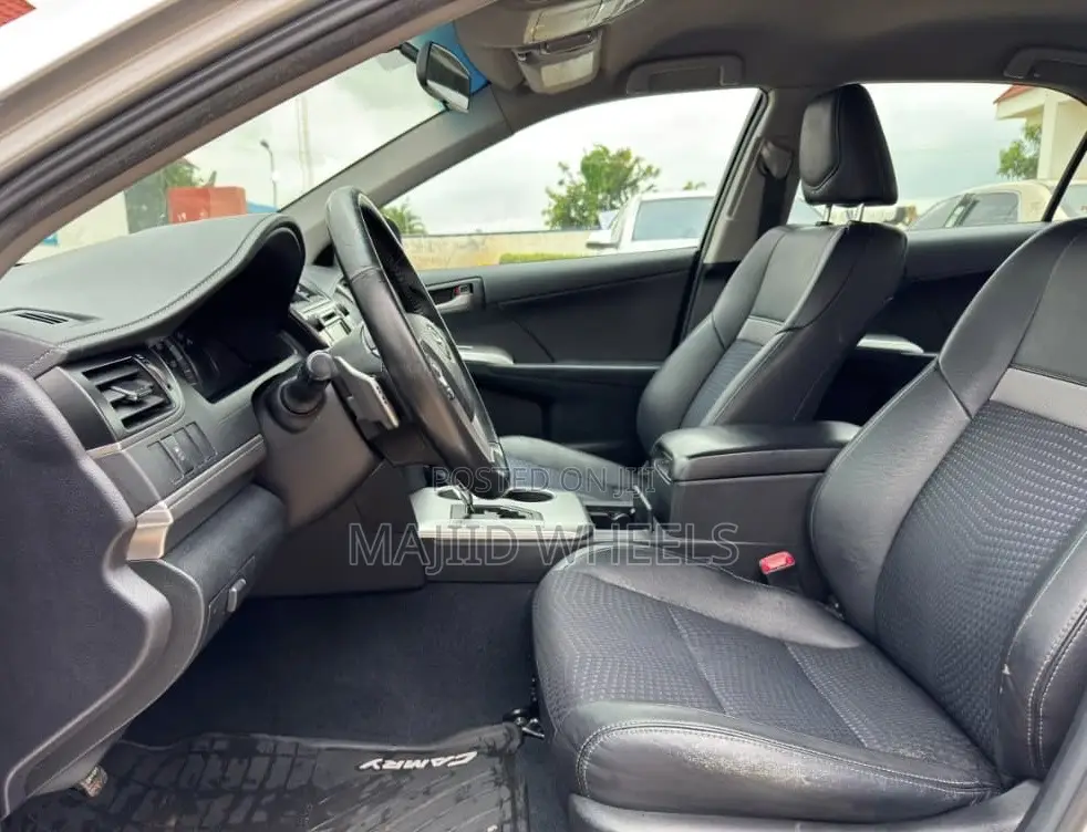 Toyota Camry 2014 Silver