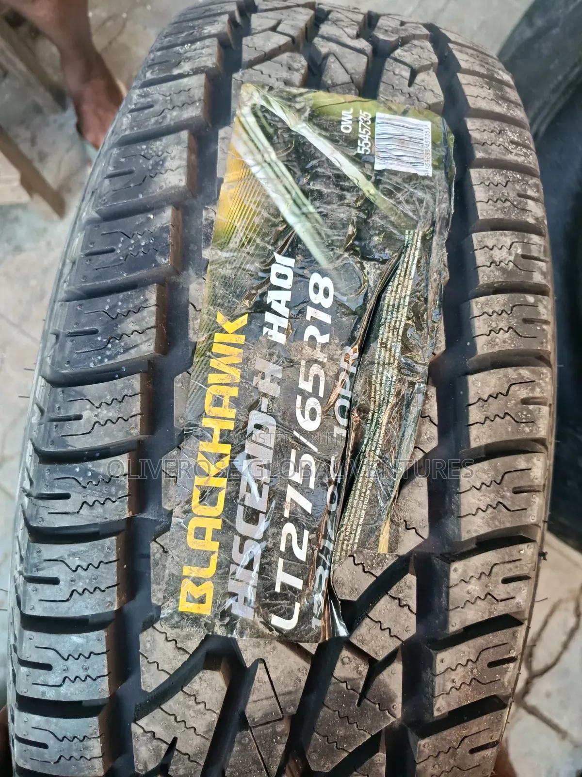 275/64/18 Tyre for Tundra, Tacoma, Land Cruiser