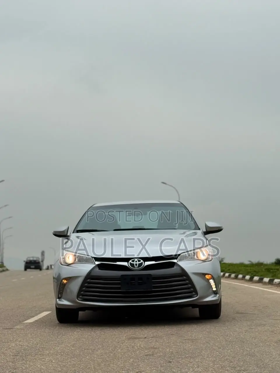 Toyota Camry XLE 4dr Sedan (2.5L 4cyl 6A) 2016 Silver