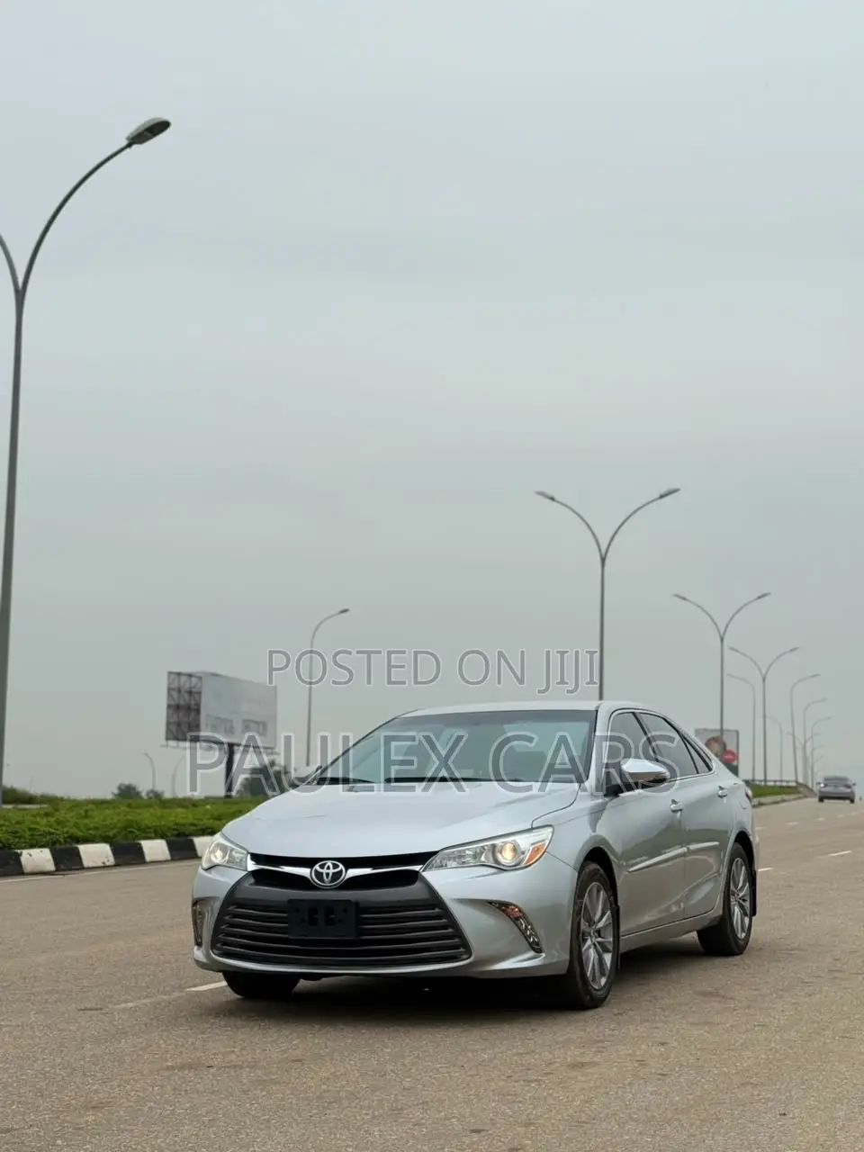 Toyota Camry XLE 4dr Sedan (2.5L 4cyl 6A) 2016 Silver
