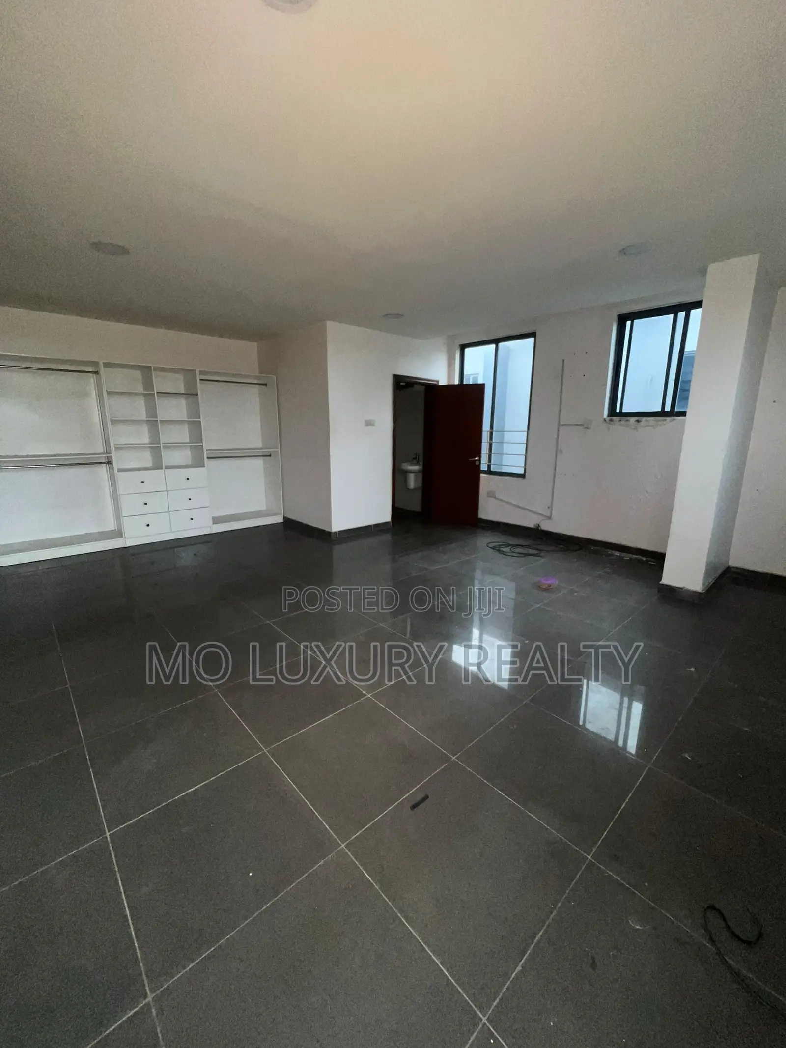 3bdrm Apartment in Lekki Phase 1 for rent