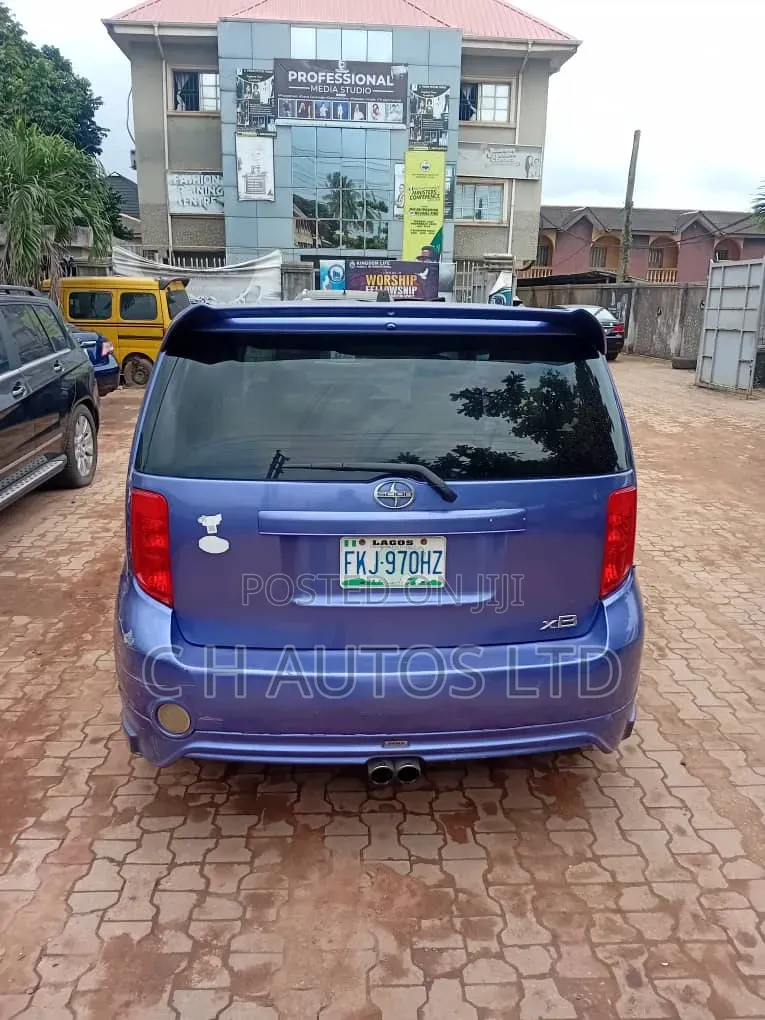 Scion xD 2011 Blue