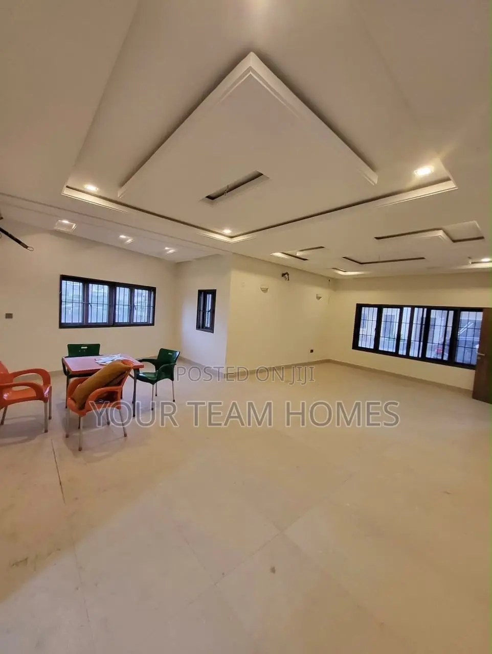 4bdrm Townhouse/Terrace in Guzape for sale