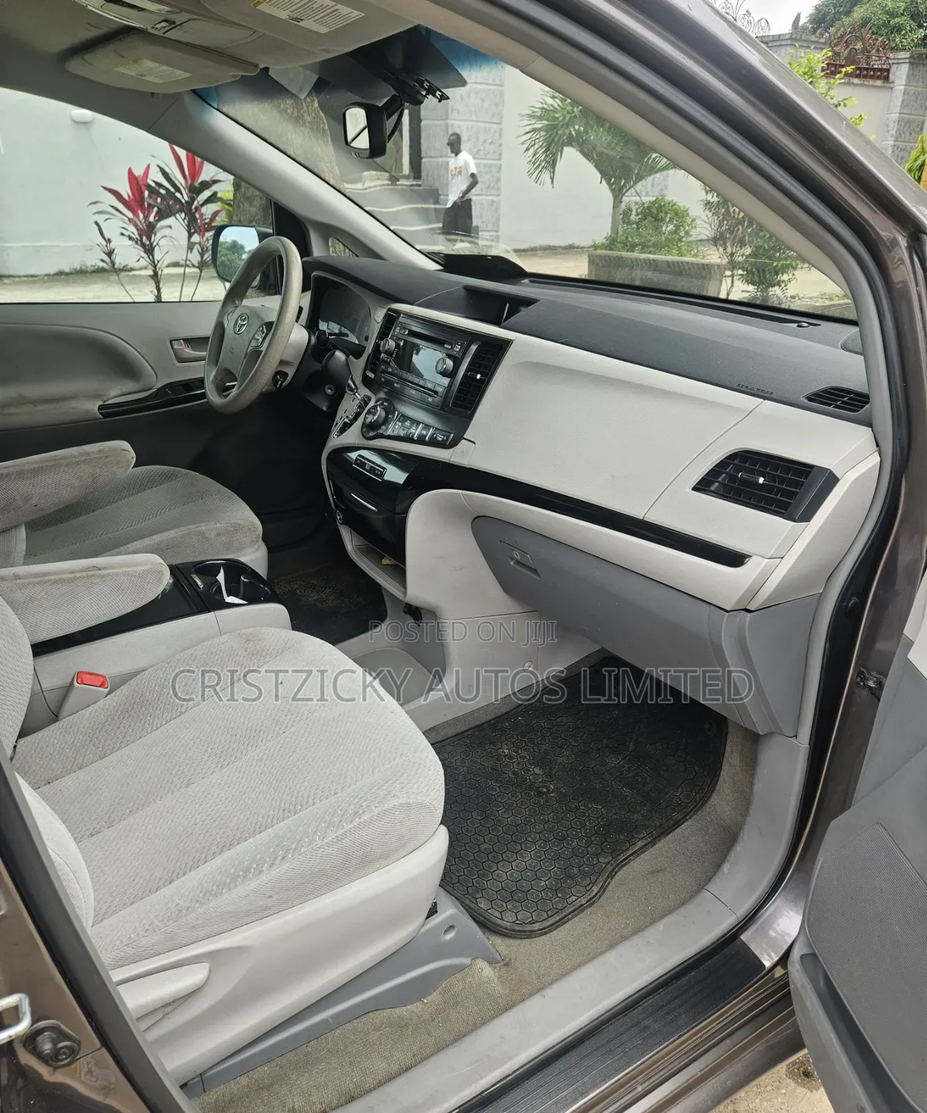 Toyota Sienna 2013 Gray