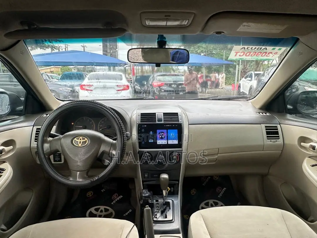 Toyota Corolla 2010 Gray