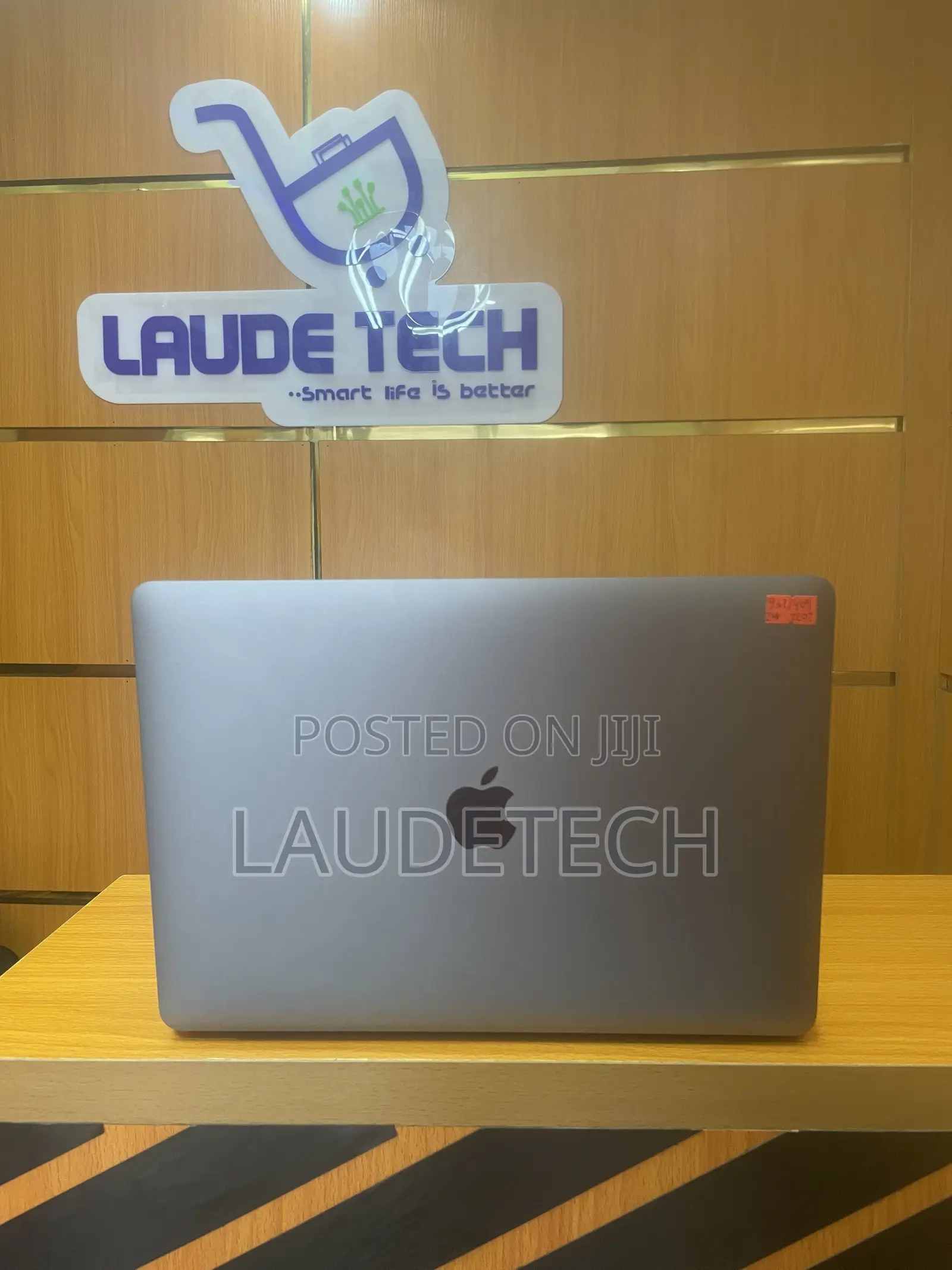 Laptop Apple MacBook Pro 2022 M2 16GB Apple M2 SSD 256GB