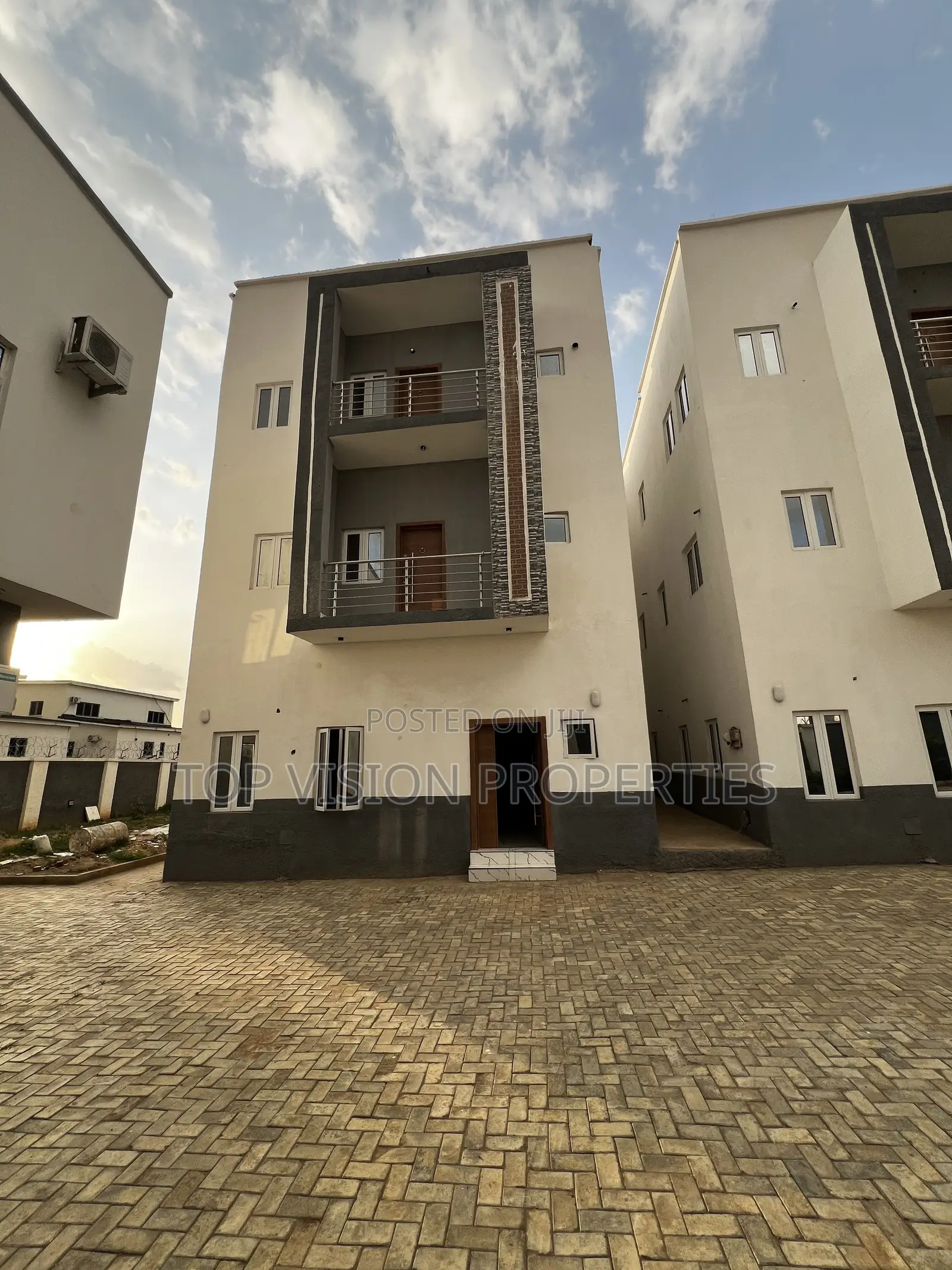 4bdrm Duplex in Katampe (Main) for sale