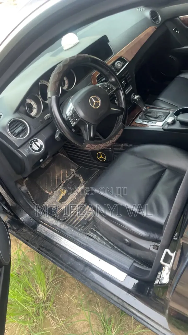 Mercedes-Benz C300 2013 Black
