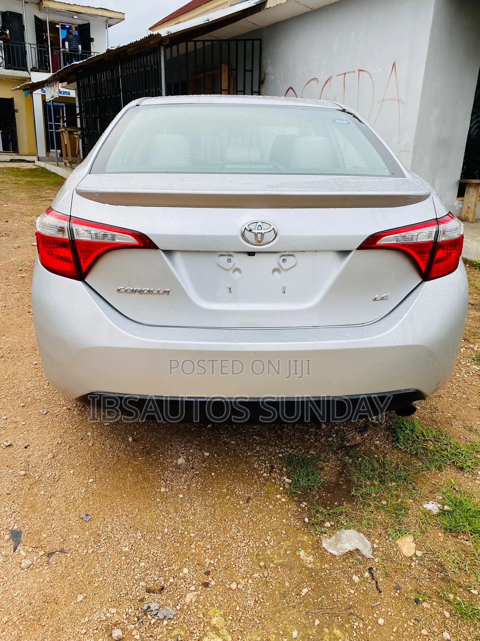 Toyota Corolla LE Premium 4dr Sedan (1.8L 4cyl CVT) 2014 Silver