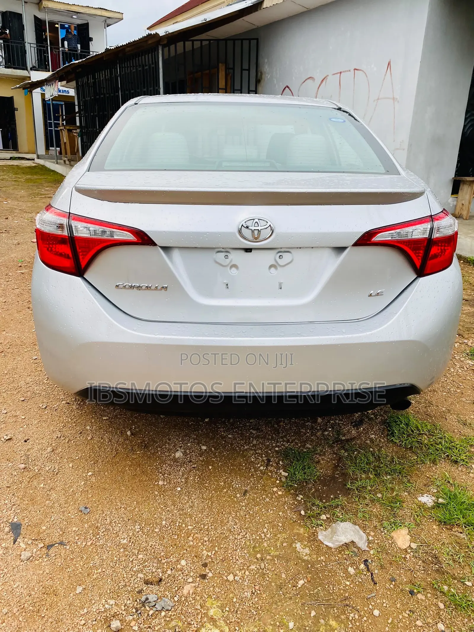 Toyota Corolla LE Premium 4dr Sedan (1.8L 4cyl CVT) 2014 Silver