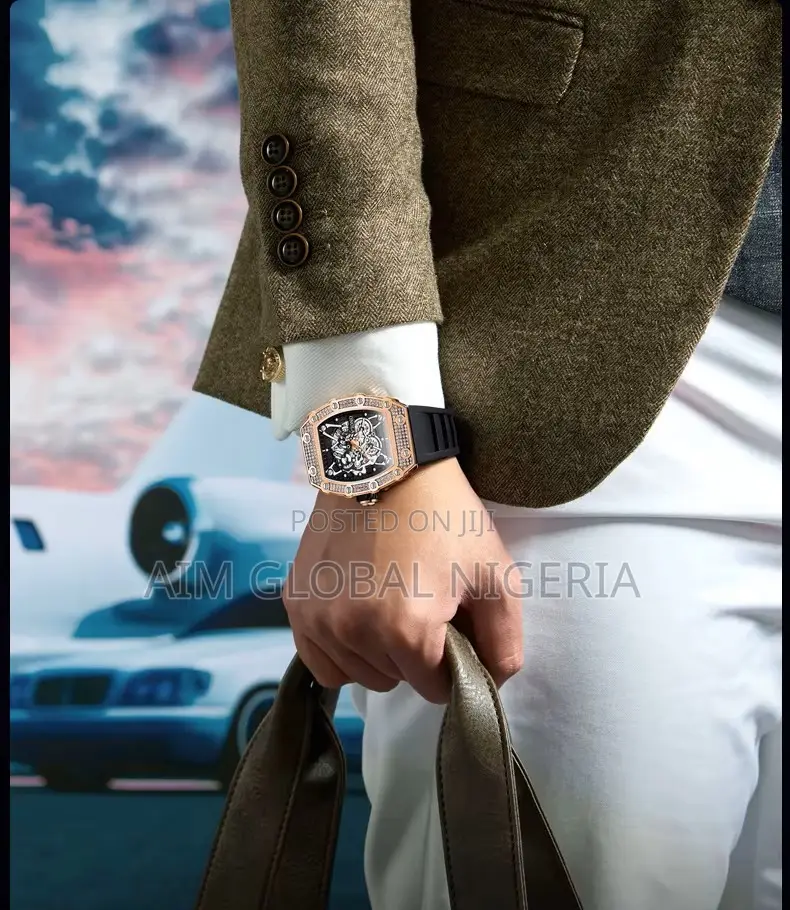 Onola Gold and Black Strip Mechanical