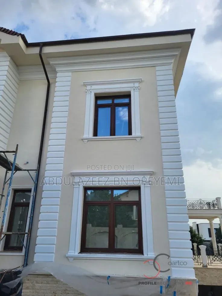 Professional House Painter and Wall Screeding