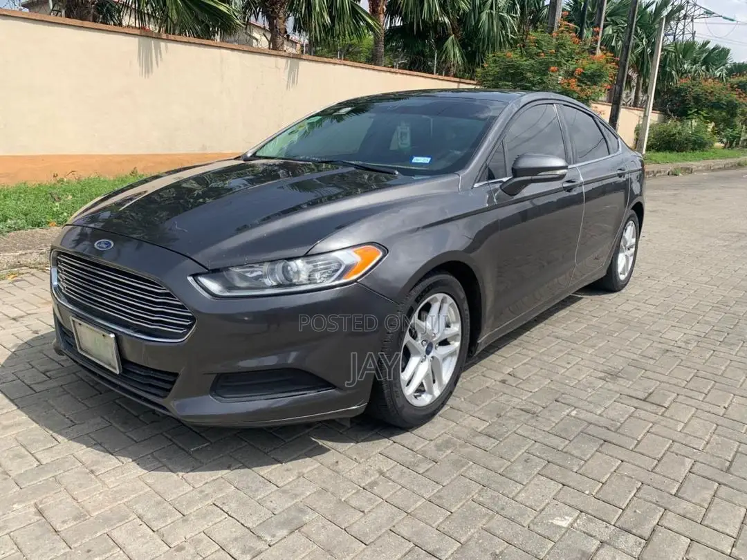 Ford Fusion SE 4dr Sedan AWD w/EcoBoost (2.0L 4cyl Turbo 6M) 2015 Gray
