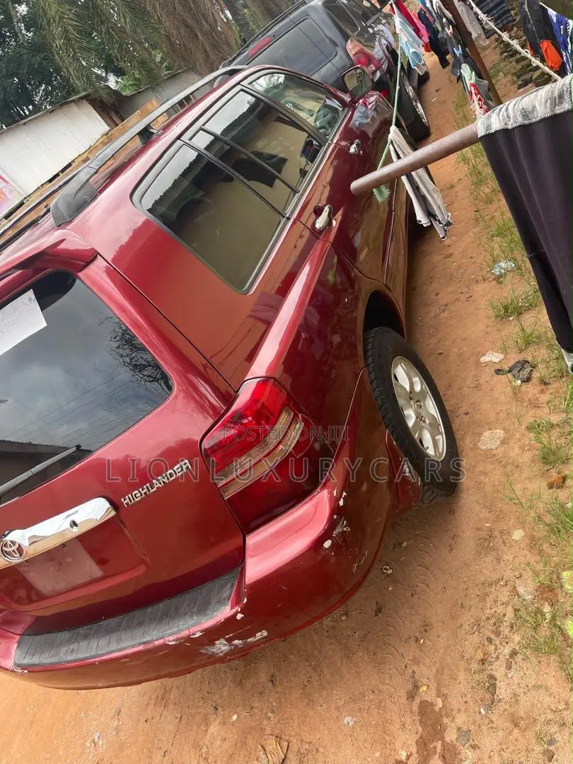 Toyota Highlander 2004 Red