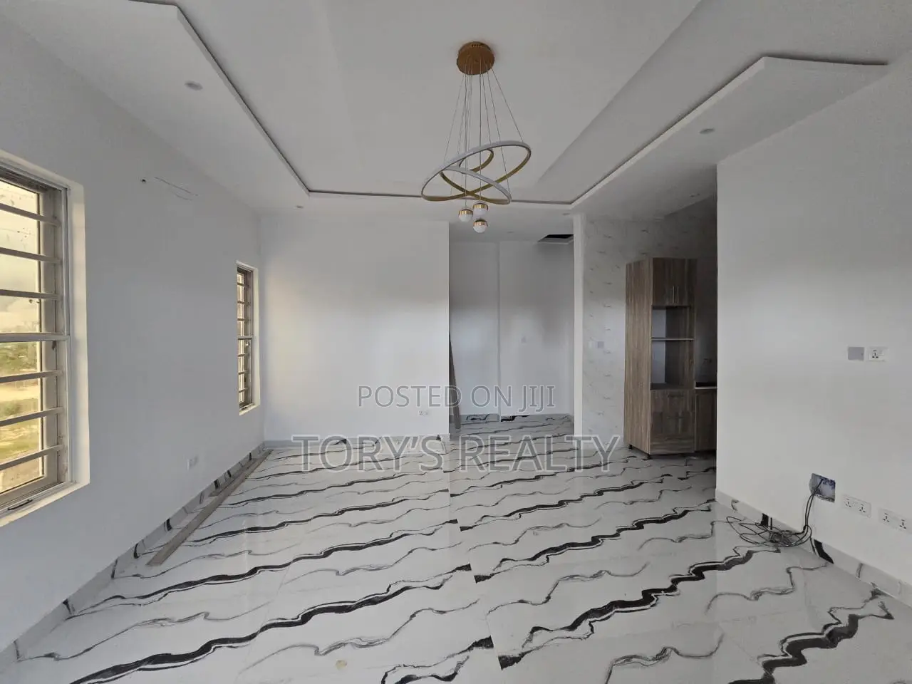 2bdrm Apartment in Lekki Phase 1 for rent